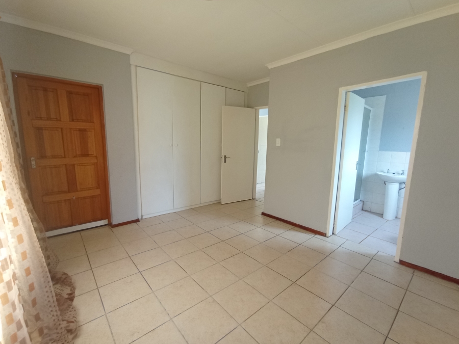 2 Bedroom Property for Sale in Ruimsig Gauteng