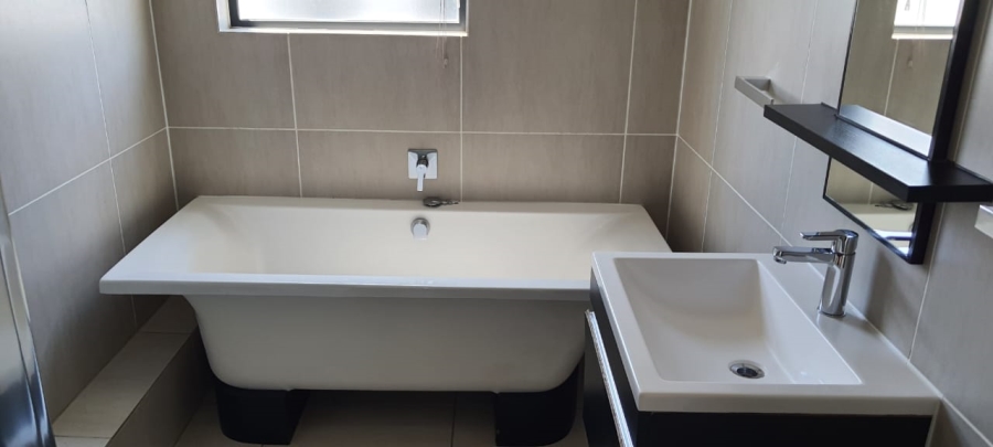 2 Bedroom Property for Sale in Greenstone Ridge Gauteng