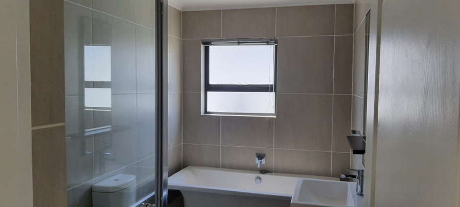 2 Bedroom Property for Sale in Greenstone Ridge Gauteng
