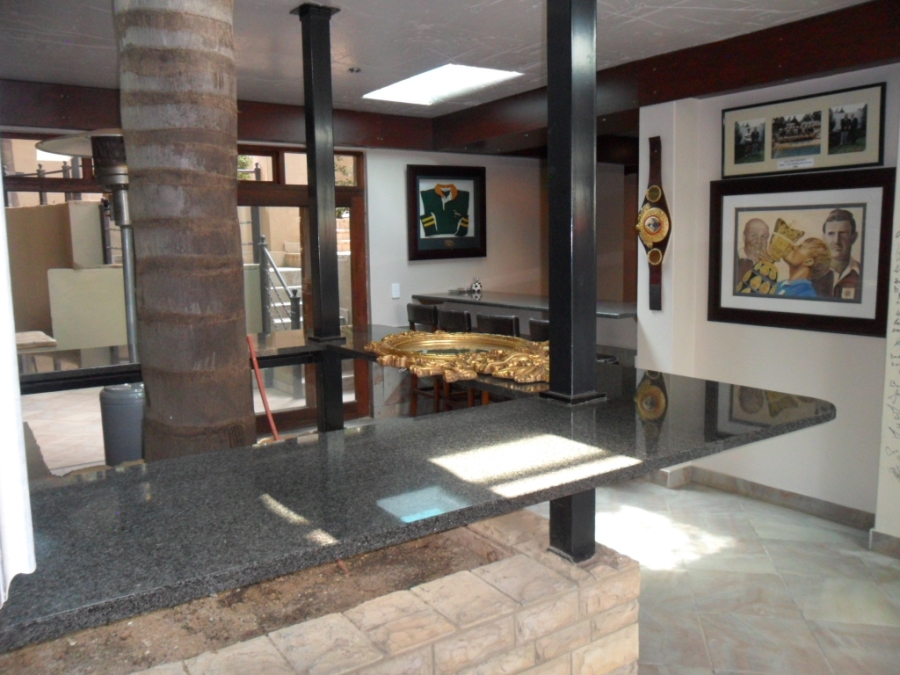 9 Bedroom Property for Sale in Waterkloof Ridge Gauteng