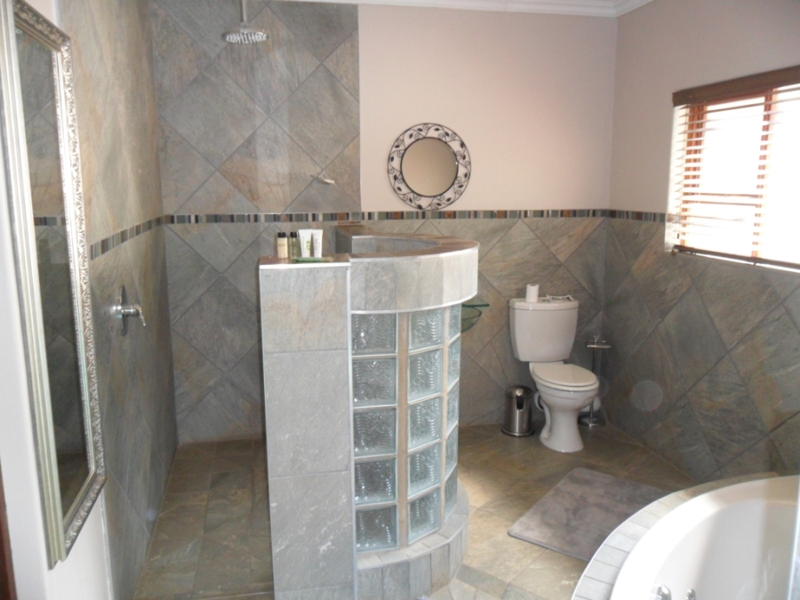 9 Bedroom Property for Sale in Waterkloof Ridge Gauteng