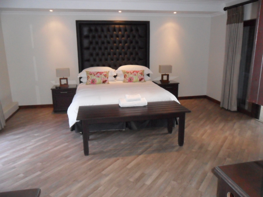 9 Bedroom Property for Sale in Waterkloof Ridge Gauteng