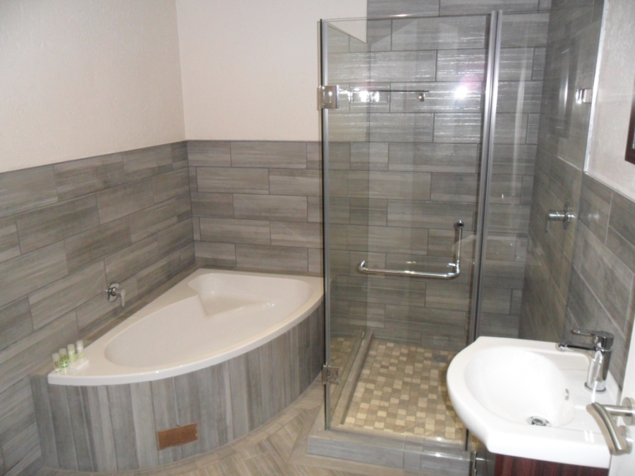 9 Bedroom Property for Sale in Waterkloof Ridge Gauteng