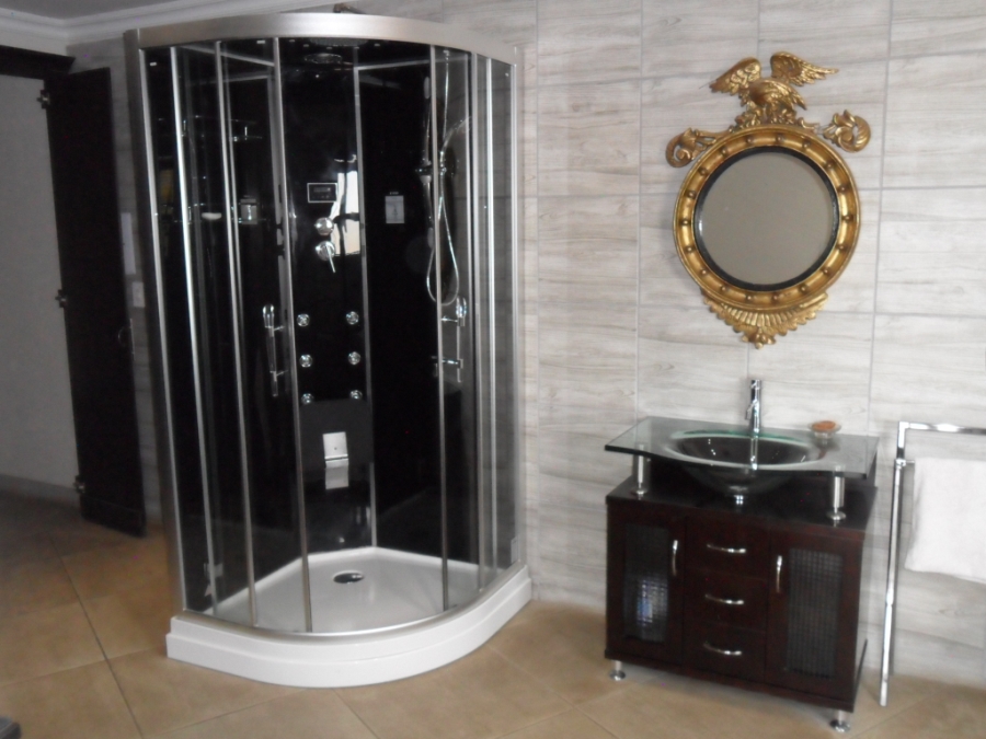 9 Bedroom Property for Sale in Waterkloof Ridge Gauteng
