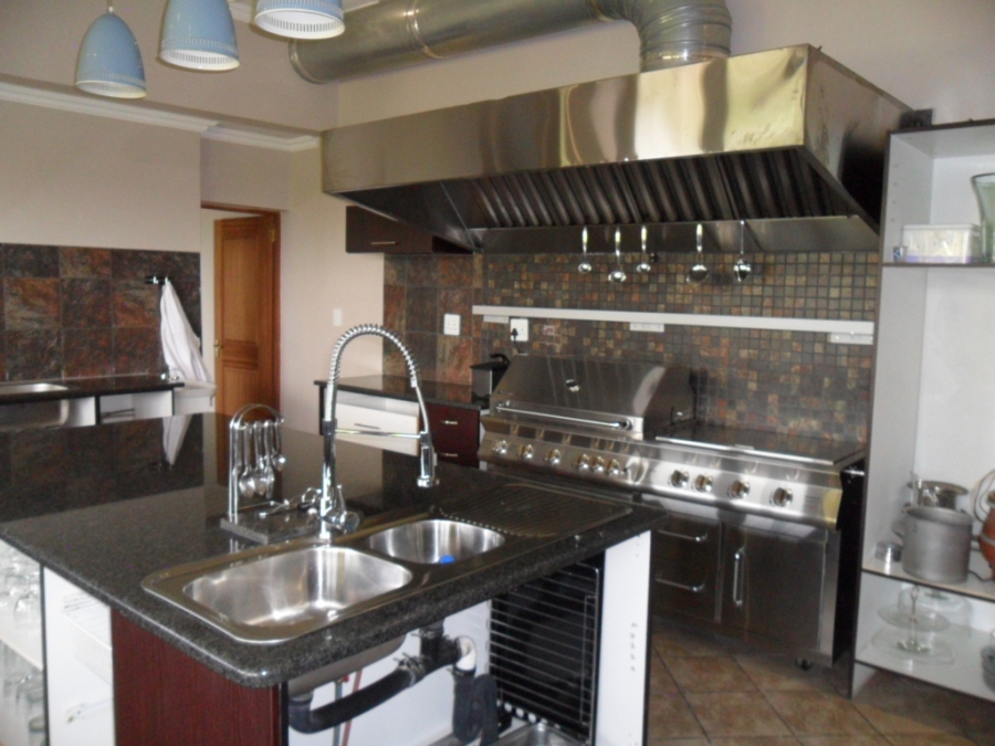 9 Bedroom Property for Sale in Waterkloof Ridge Gauteng
