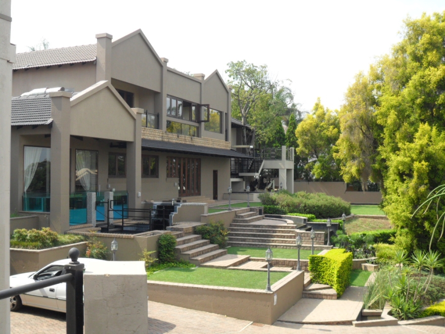 9 Bedroom Property for Sale in Waterkloof Ridge Gauteng