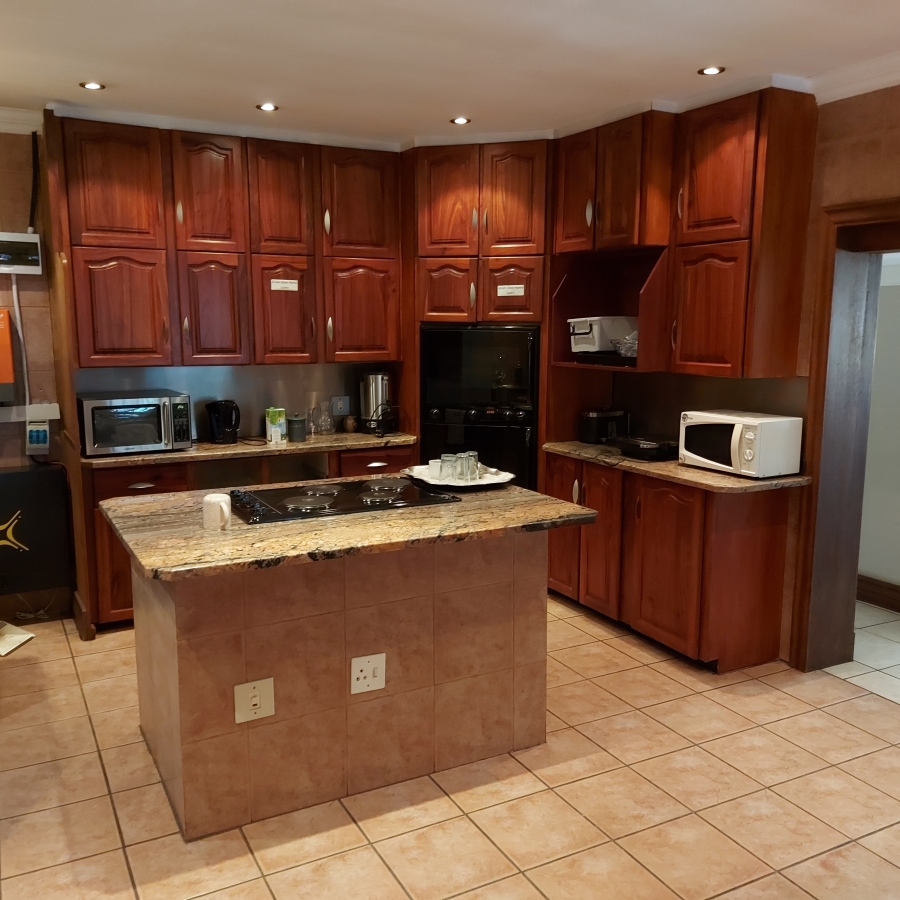 9 Bedroom Property for Sale in Moreleta Park Gauteng