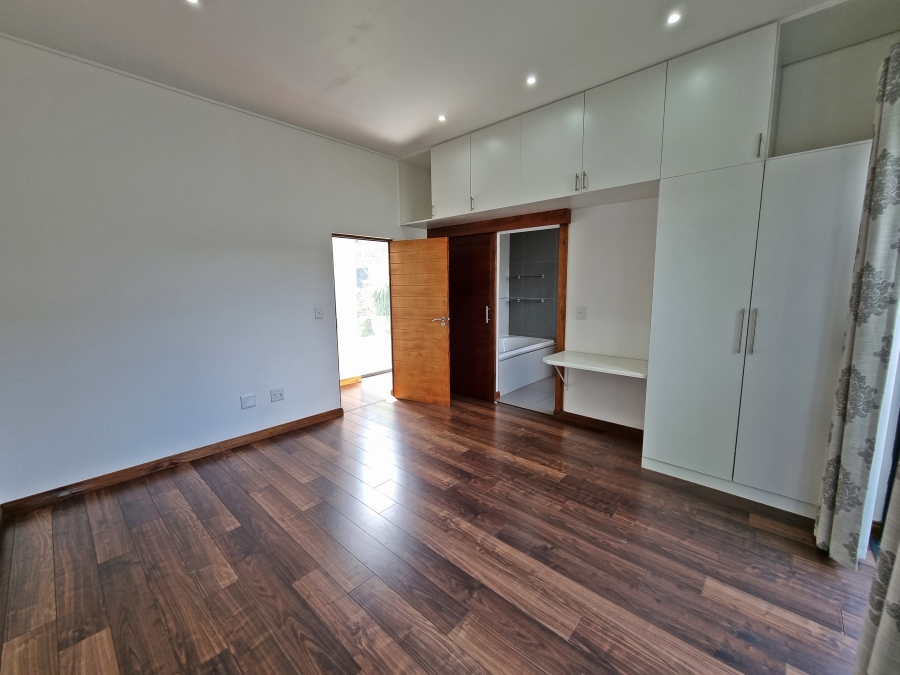 4 Bedroom Property for Sale in Midstream Ridge Gauteng