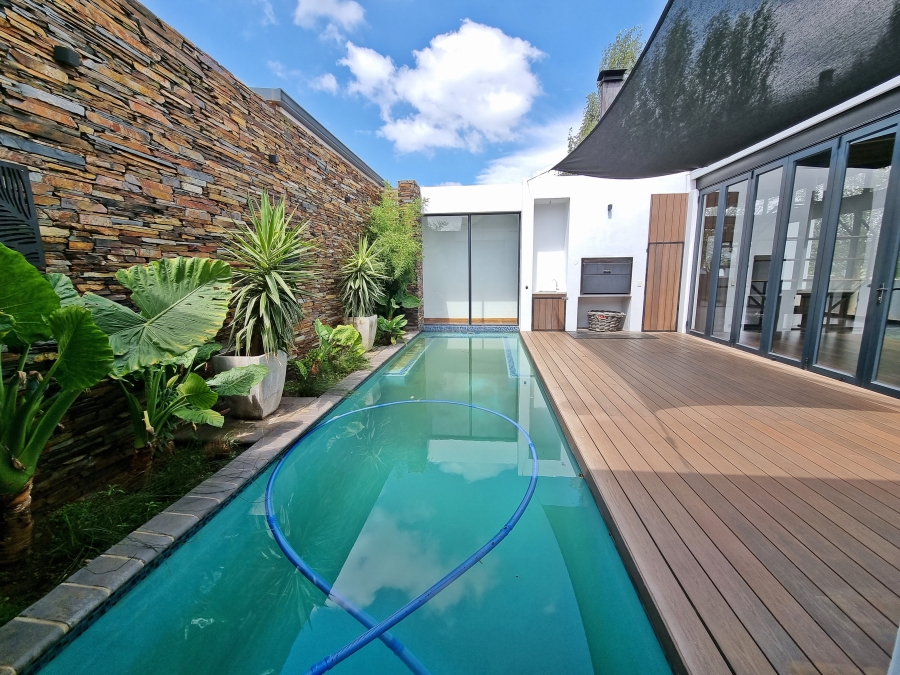 4 Bedroom Property for Sale in Midstream Ridge Gauteng