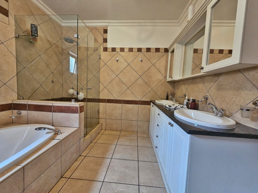 3 Bedroom Property for Sale in Midstream Estate Gauteng