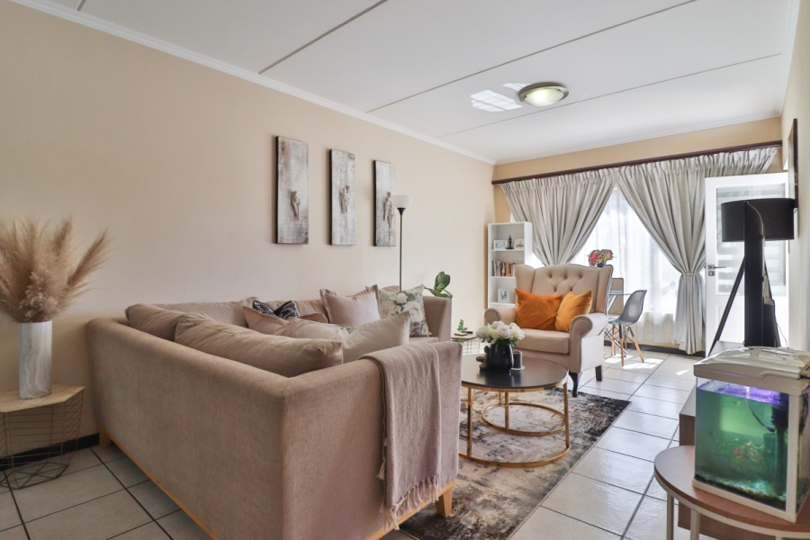 2 Bedroom Property for Sale in Greenstone Hill Gauteng
