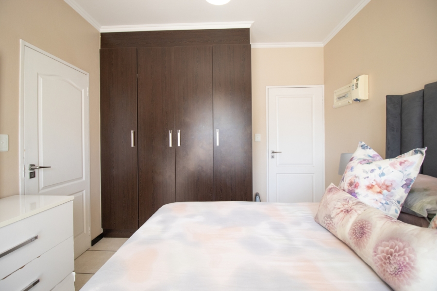 2 Bedroom Property for Sale in Greenstone Hill Gauteng
