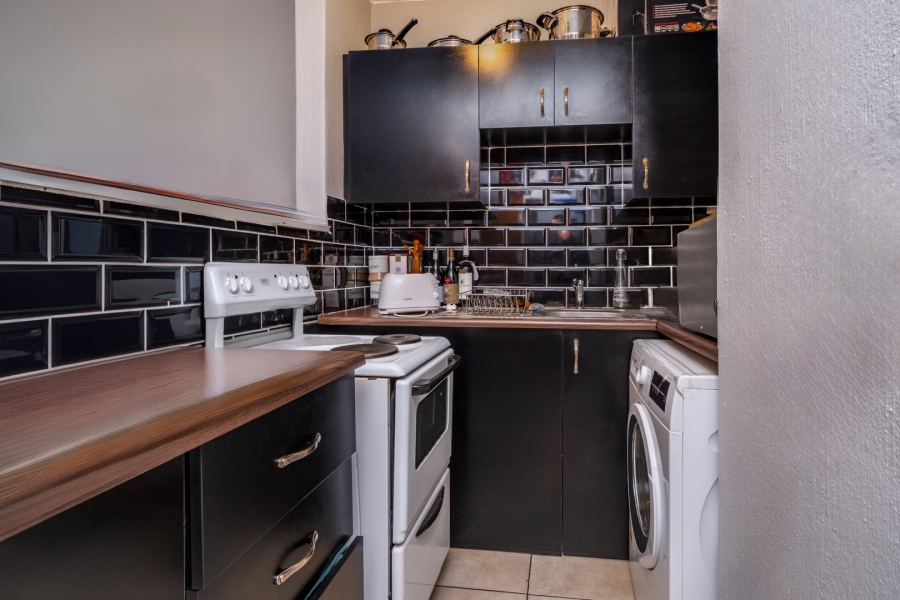 1 Bedroom Property for Sale in Bryanston Gauteng