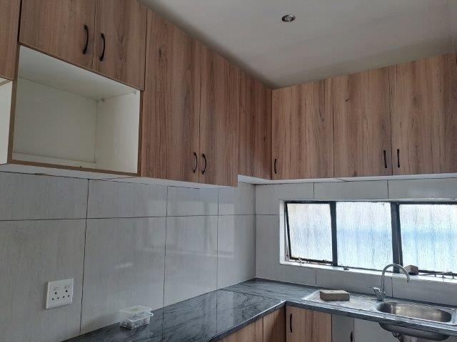 To Let 1 Bedroom Property for Rent in Eastleigh Gauteng