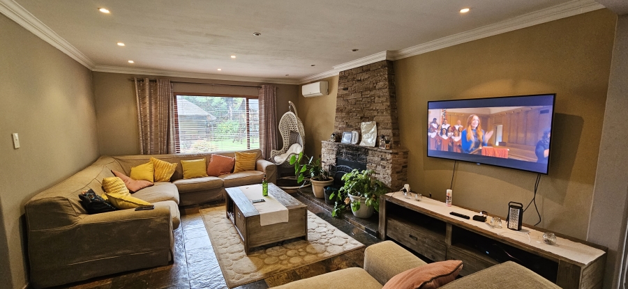 4 Bedroom Property for Sale in Mondeor Gauteng