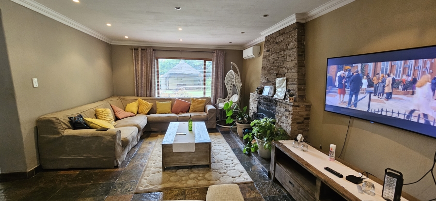 4 Bedroom Property for Sale in Mondeor Gauteng