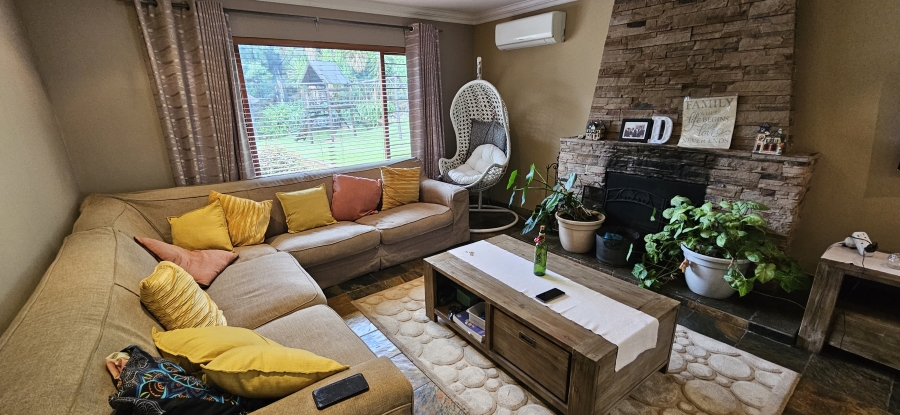 4 Bedroom Property for Sale in Mondeor Gauteng