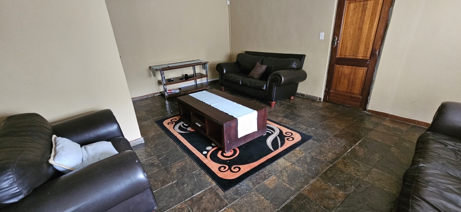 4 Bedroom Property for Sale in Mondeor Gauteng