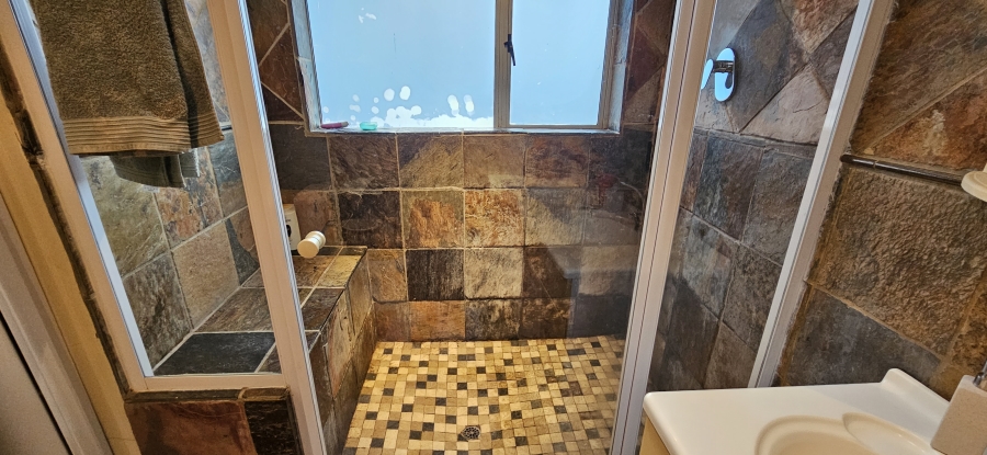 4 Bedroom Property for Sale in Mondeor Gauteng