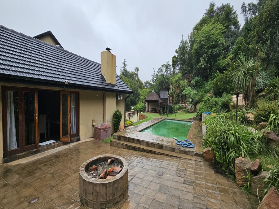 4 Bedroom Property for Sale in Mondeor Gauteng