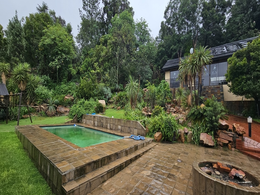 4 Bedroom Property for Sale in Mondeor Gauteng
