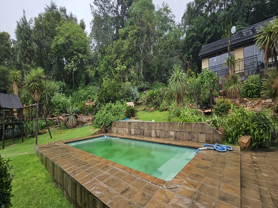 4 Bedroom Property for Sale in Mondeor Gauteng