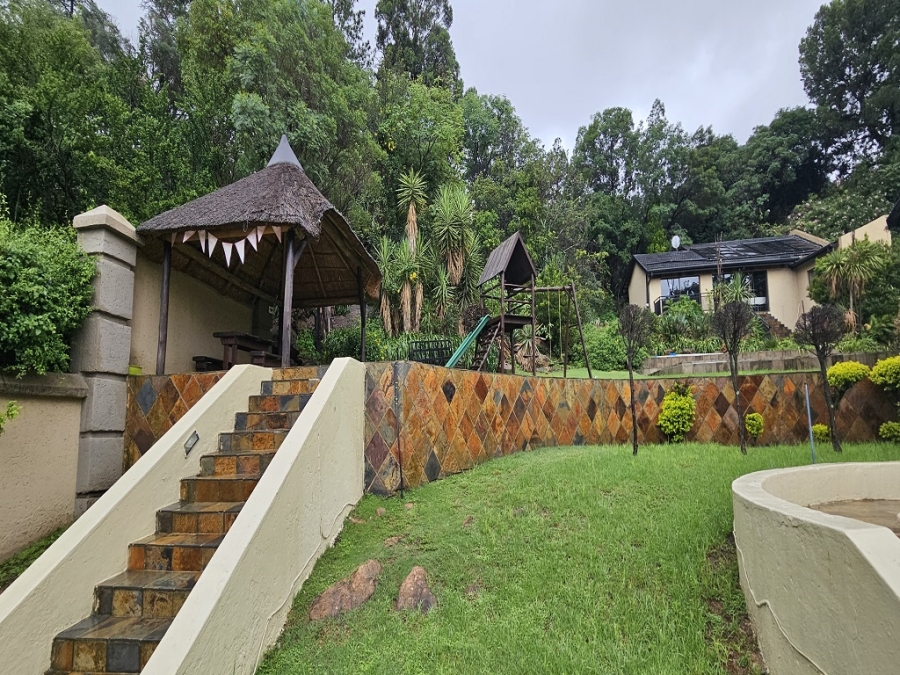 4 Bedroom Property for Sale in Mondeor Gauteng