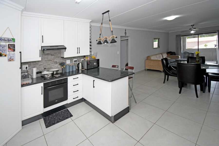 2 Bedroom Property for Sale in Sunninghill Gauteng