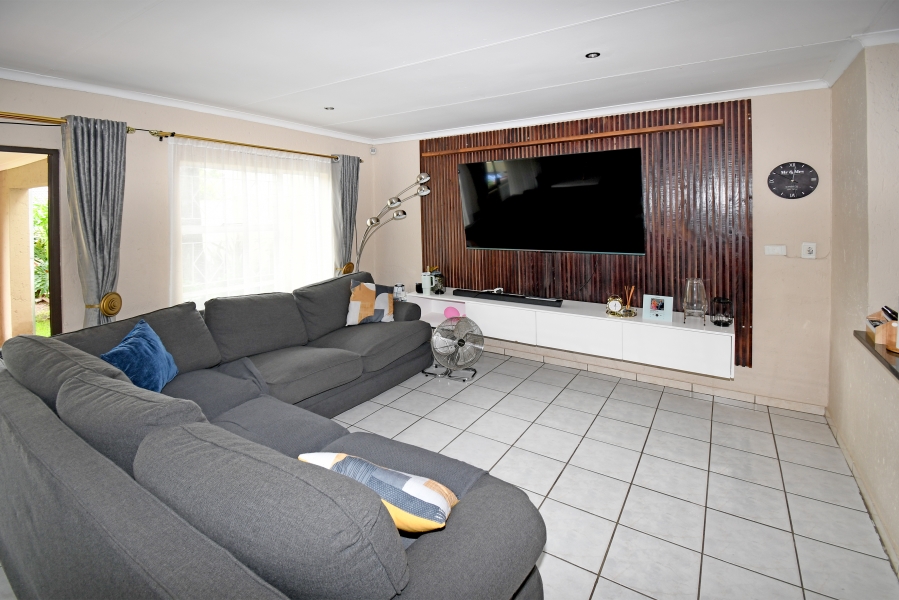 3 Bedroom Property for Sale in Buccleuch Gauteng