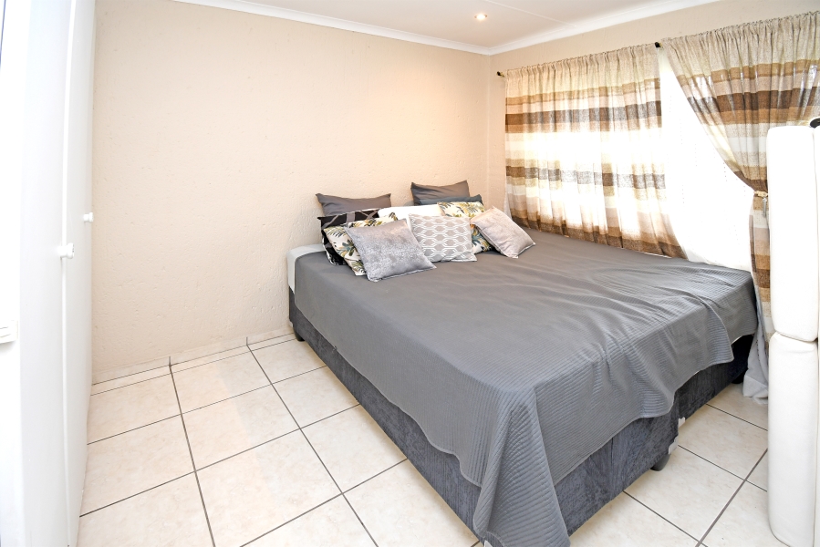 3 Bedroom Property for Sale in Buccleuch Gauteng