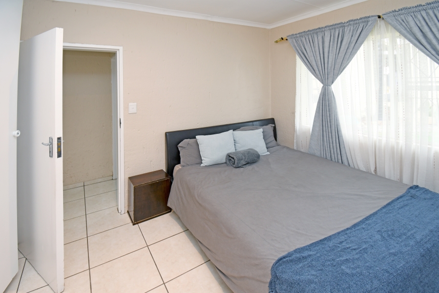 3 Bedroom Property for Sale in Buccleuch Gauteng