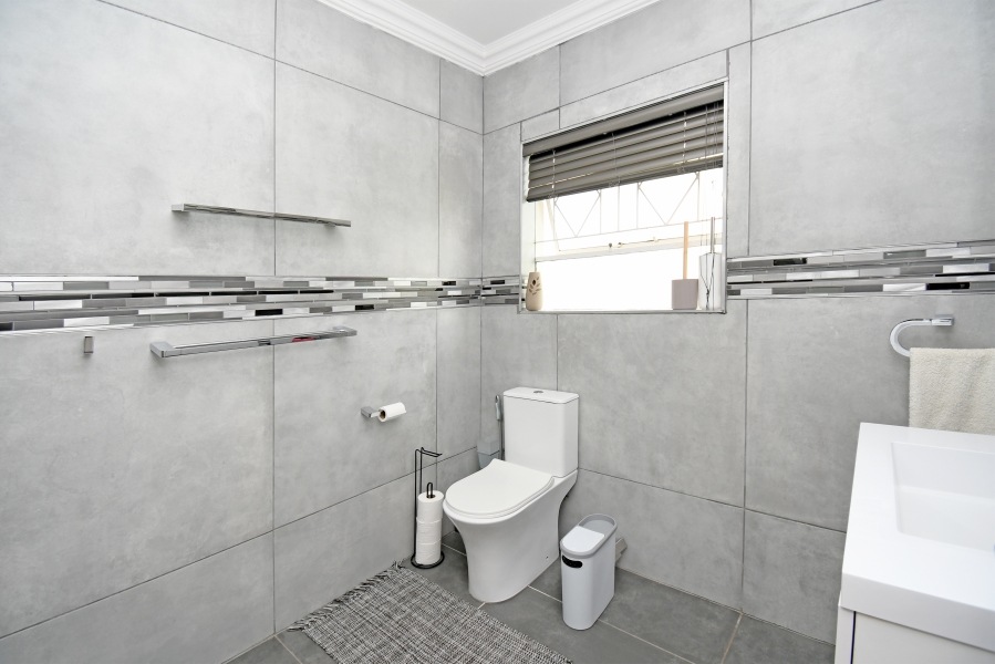 3 Bedroom Property for Sale in Buccleuch Gauteng