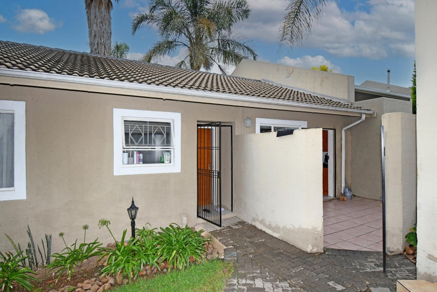 3 Bedroom Property for Sale in Buccleuch Gauteng