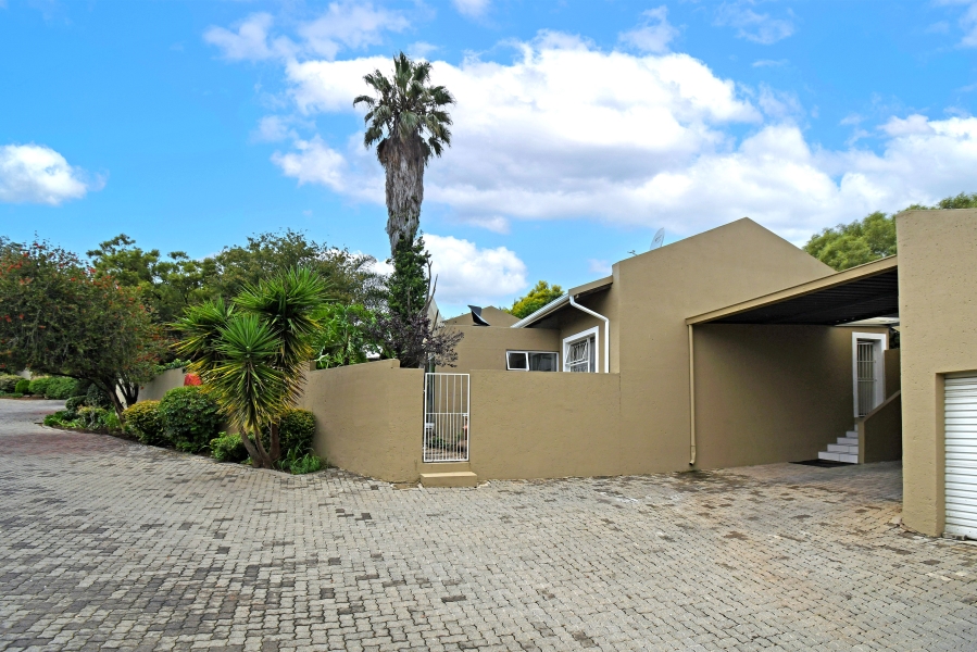 3 Bedroom Property for Sale in Buccleuch Gauteng