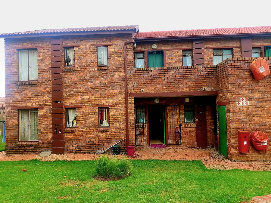 2 Bedroom Property for Sale in Olievenhoutbosch Gauteng