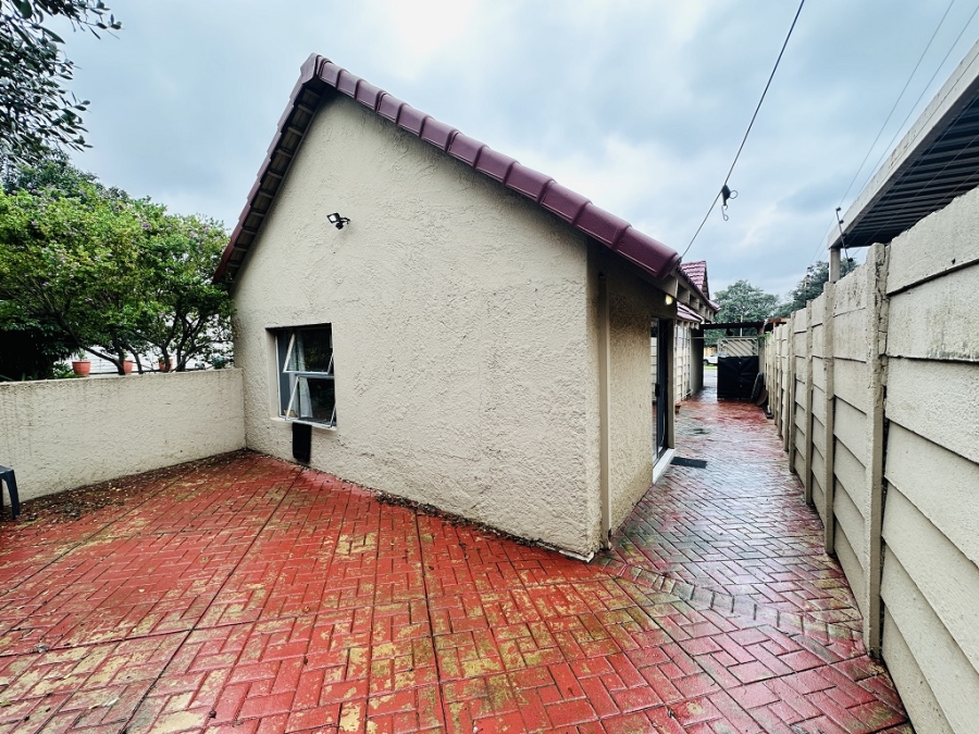 3 Bedroom Property for Sale in Verwoerdpark Gauteng