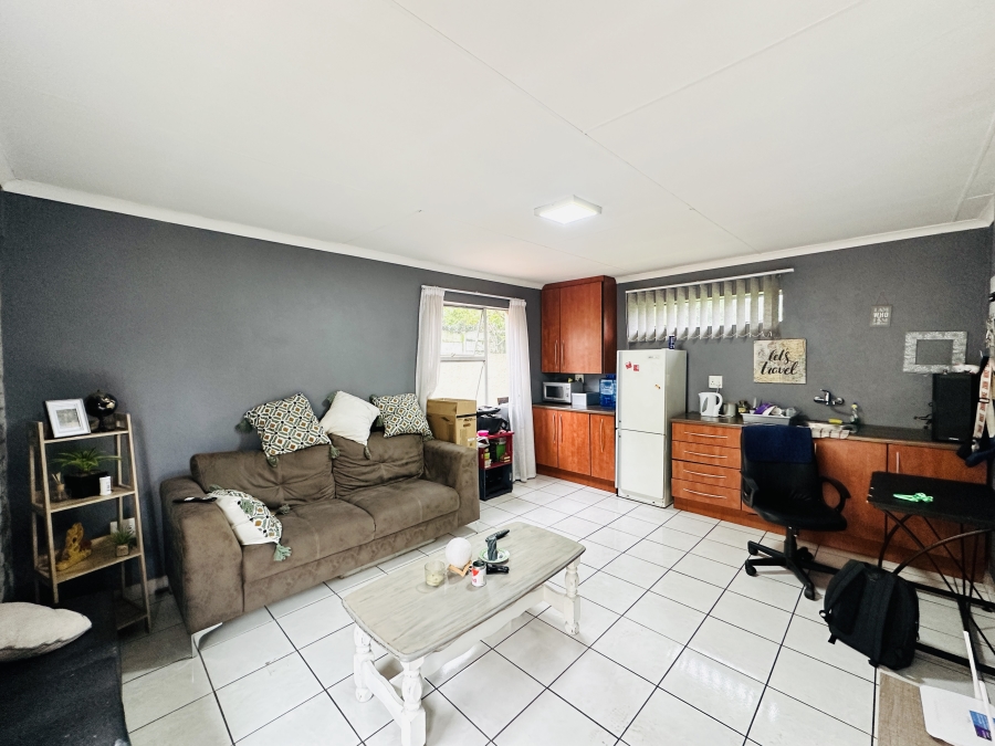 3 Bedroom Property for Sale in Verwoerdpark Gauteng