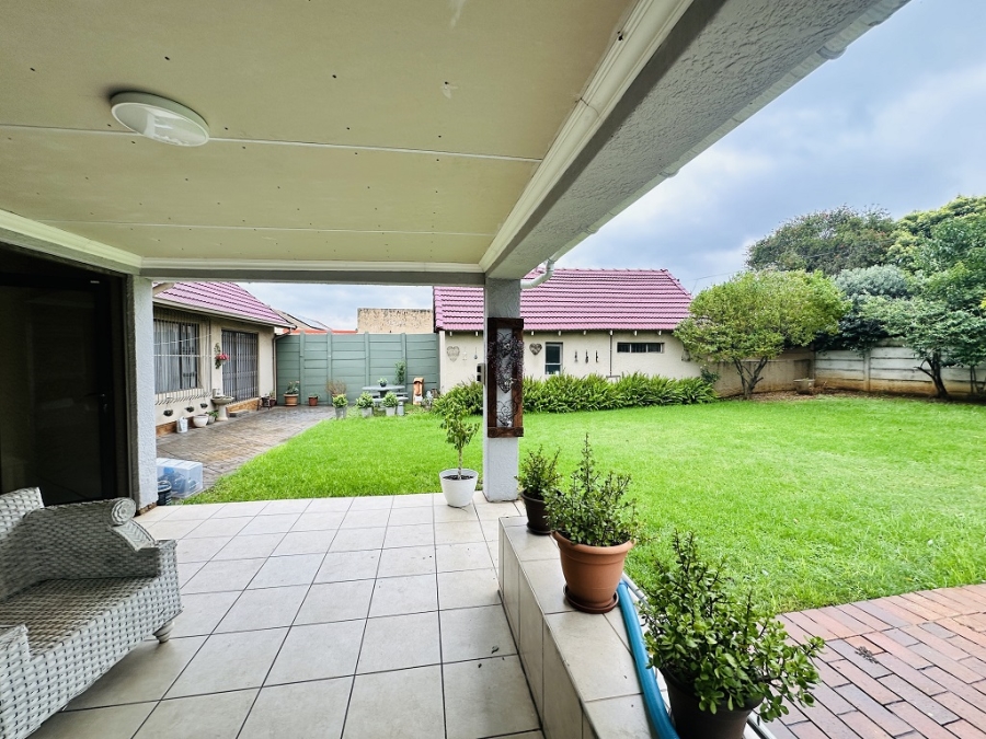 3 Bedroom Property for Sale in Verwoerdpark Gauteng