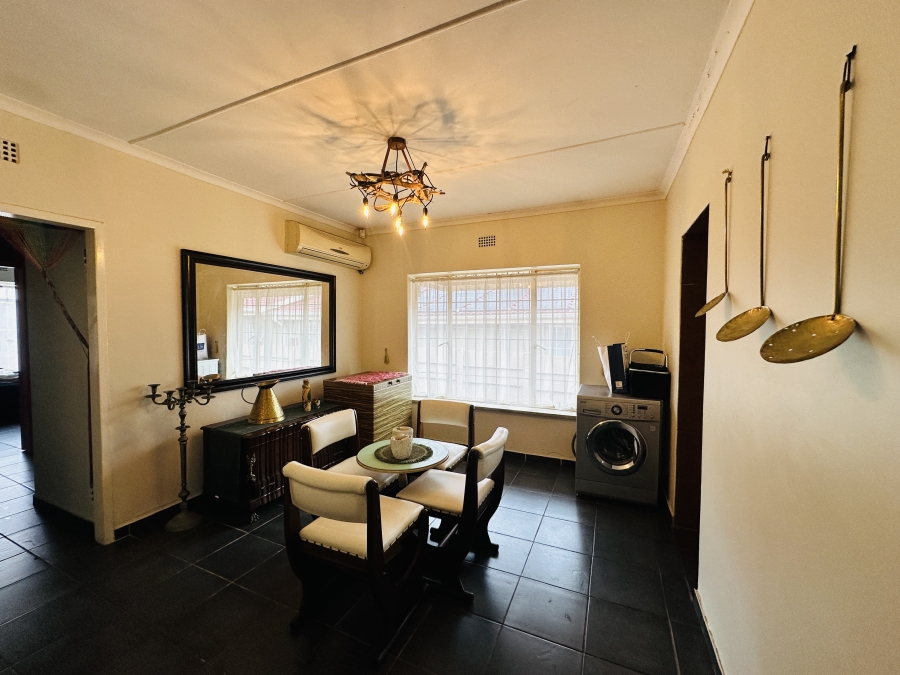 5 Bedroom Property for Sale in Verwoerdpark Gauteng