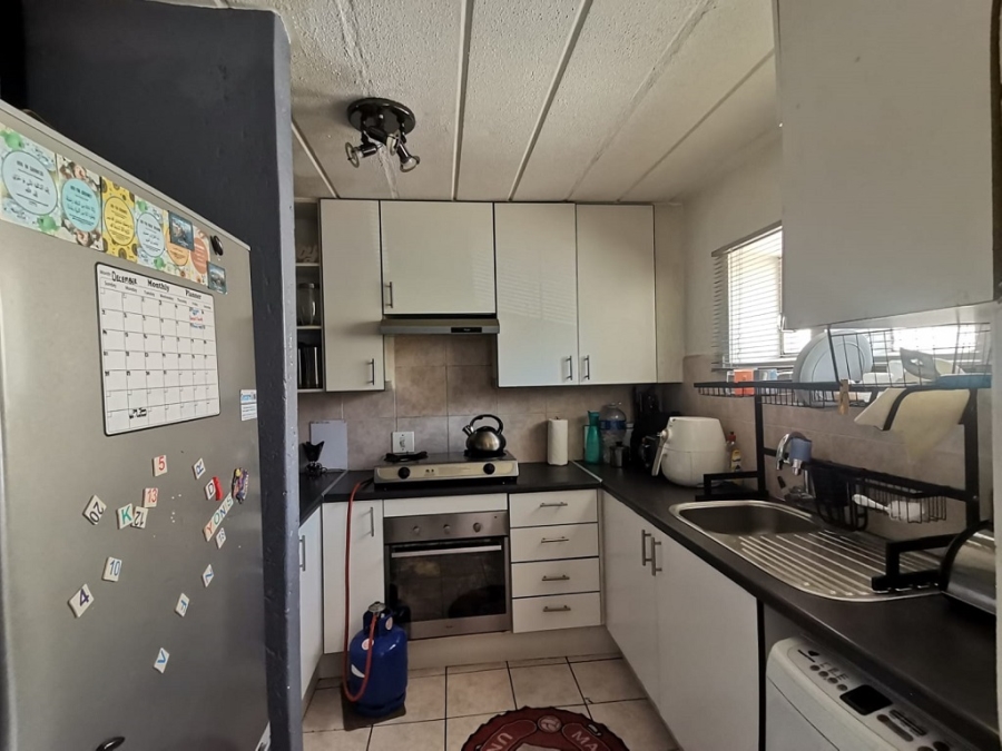 3 Bedroom Property for Sale in Oakdene Gauteng