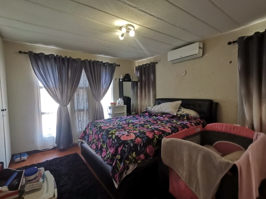 3 Bedroom Property for Sale in Oakdene Gauteng