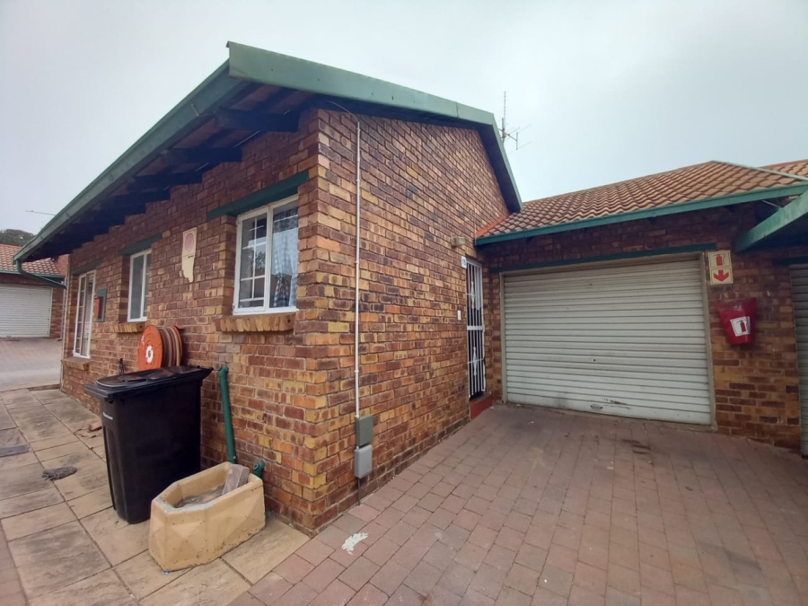 2 Bedroom Property for Sale in Birchleigh Gauteng