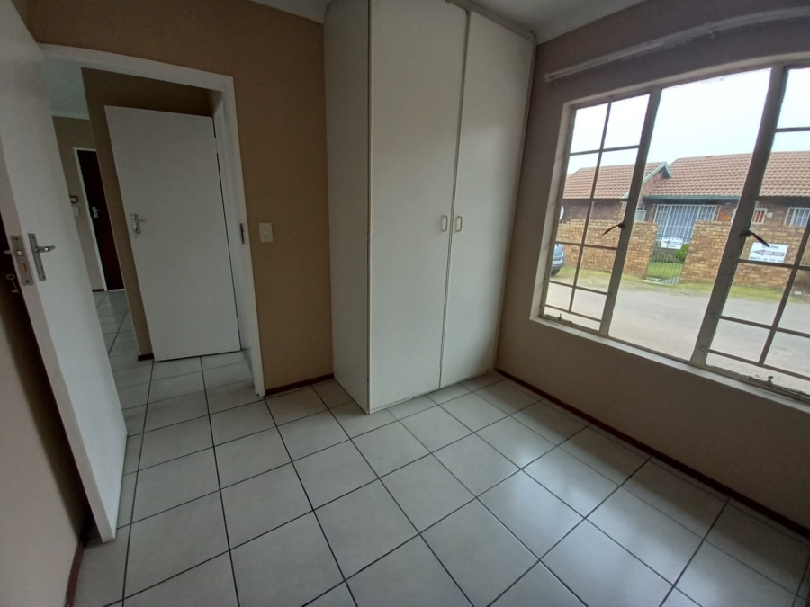 2 Bedroom Property for Sale in Birchleigh Gauteng