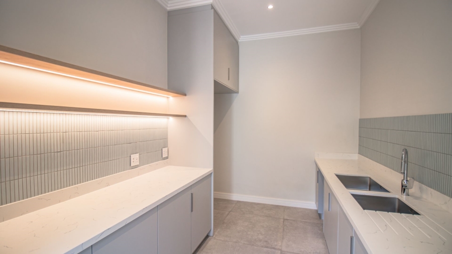 5 Bedroom Property for Sale in Kyalami Ah Gauteng