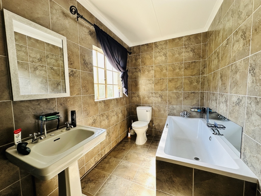 4 Bedroom Property for Sale in Kibler Park Gauteng