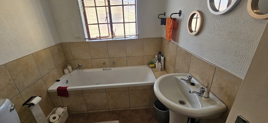 3 Bedroom Property for Sale in South Crest Gauteng