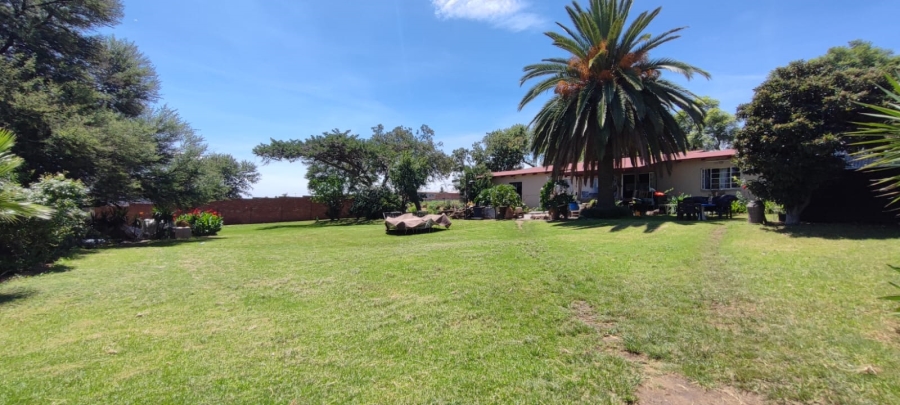 4 Bedroom Property for Sale in Mnandi Gauteng