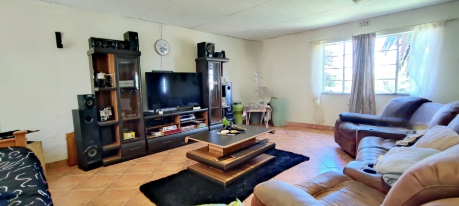 4 Bedroom Property for Sale in Mnandi Gauteng