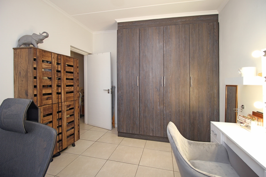 To Let 3 Bedroom Property for Rent in Greenstone Hill Gauteng