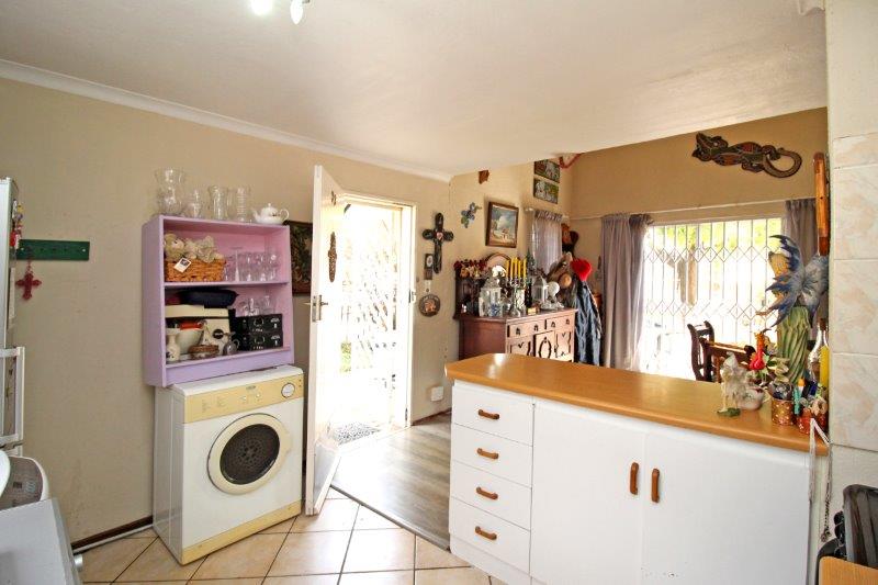 To Let 2 Bedroom Property for Rent in Weltevreden Park Gauteng